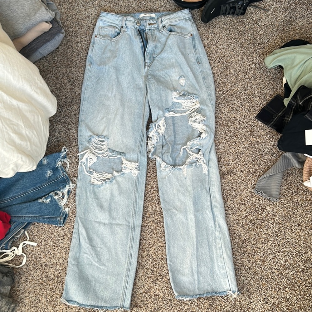 PacSun 90’s boyfriend ripped jeans